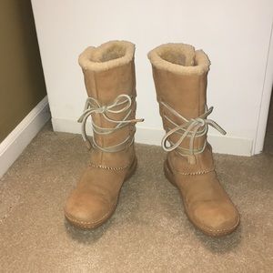 UGG Catalina tan mid calf boots with wrap laces